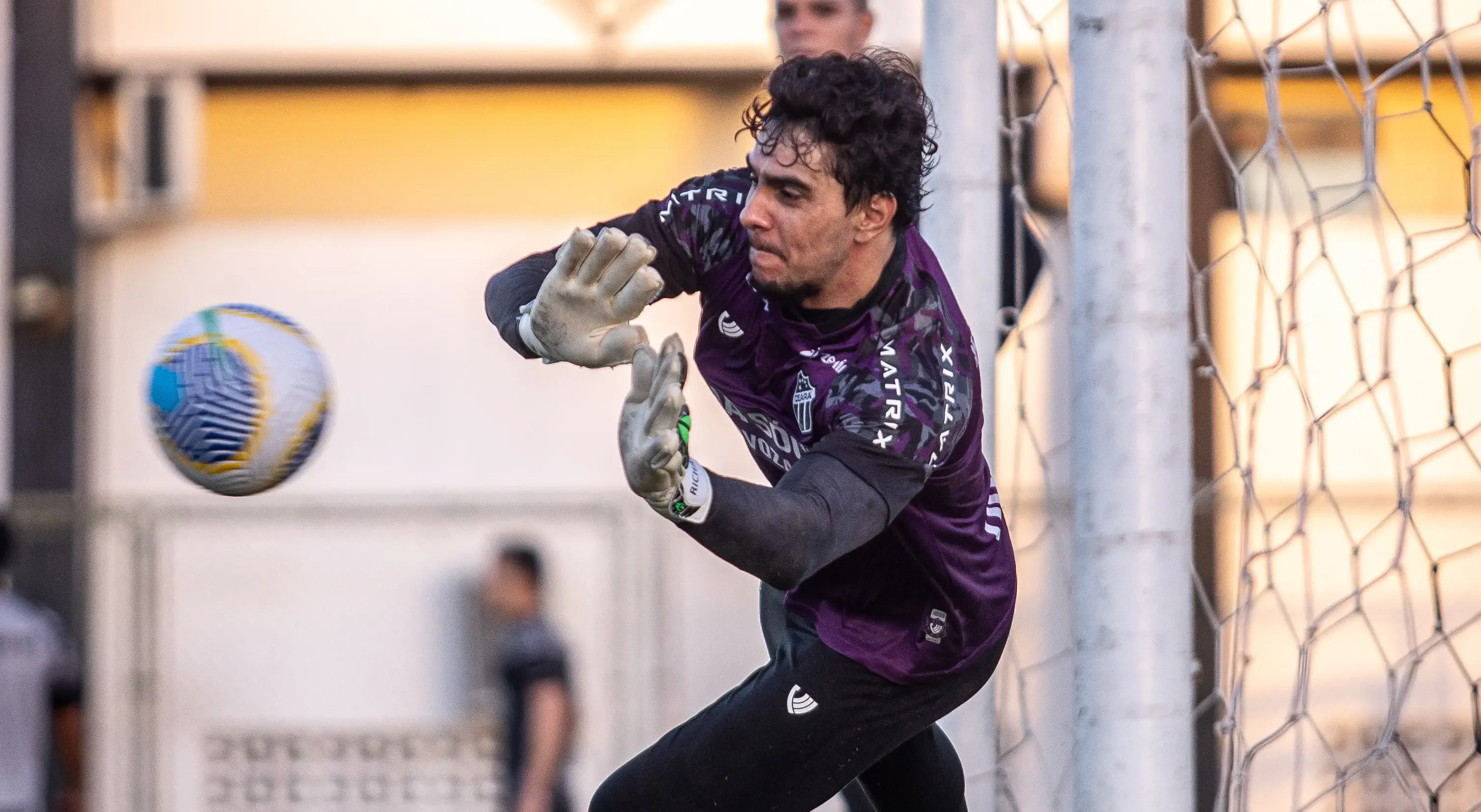 Imagem do goleiro Richard, do Ceará, que enfrenta o CRB pela Copa do Brasil