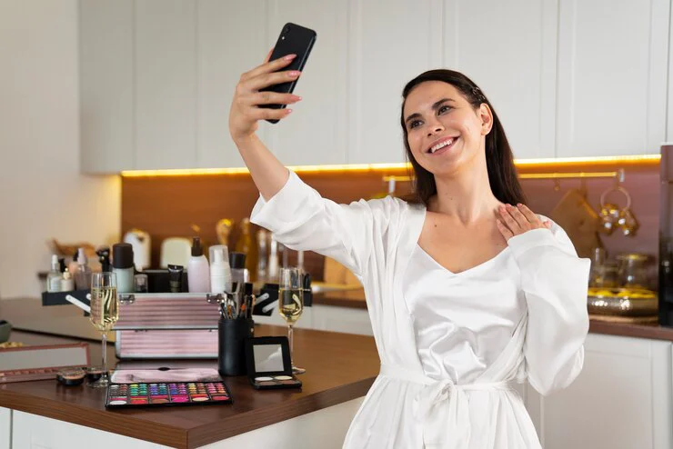 Confira produtos virais no TikTok para turbinar sua rotina de skin care e maquiagem.