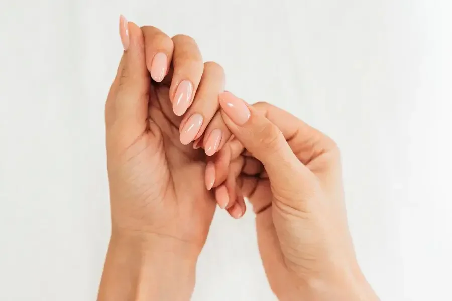 7 ideias de esmaltes para unhas amendoadas