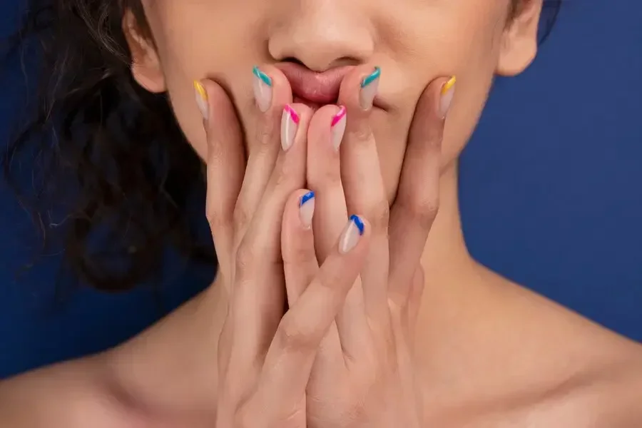 Imagem de unhas francesinhas