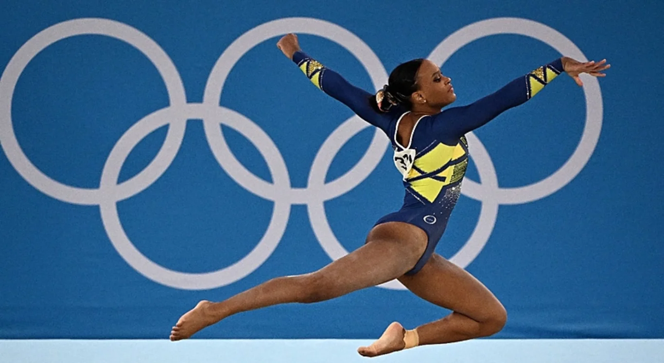 Rebeca Andrade, primeira medalhista olímpica feminina da ginástica artística brasileira