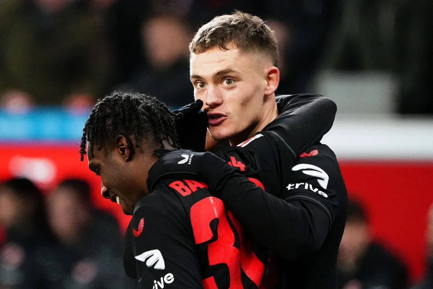 Jeremie Frimpong e Florian Wirtz, do Bayer Leverkusen