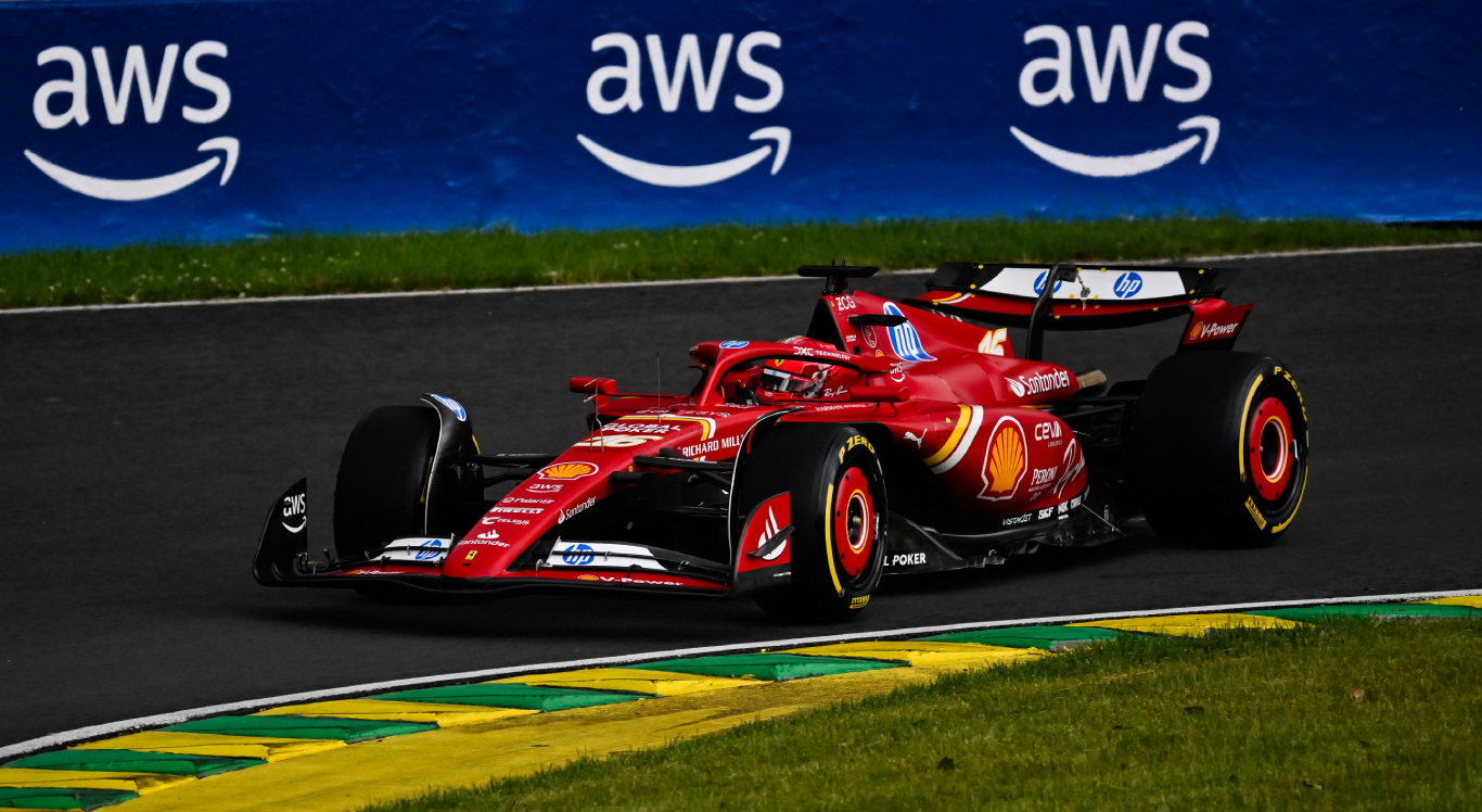 Imagem de Carlos Sainz, piloto da Ferrari, no pista do GP do Canadá
