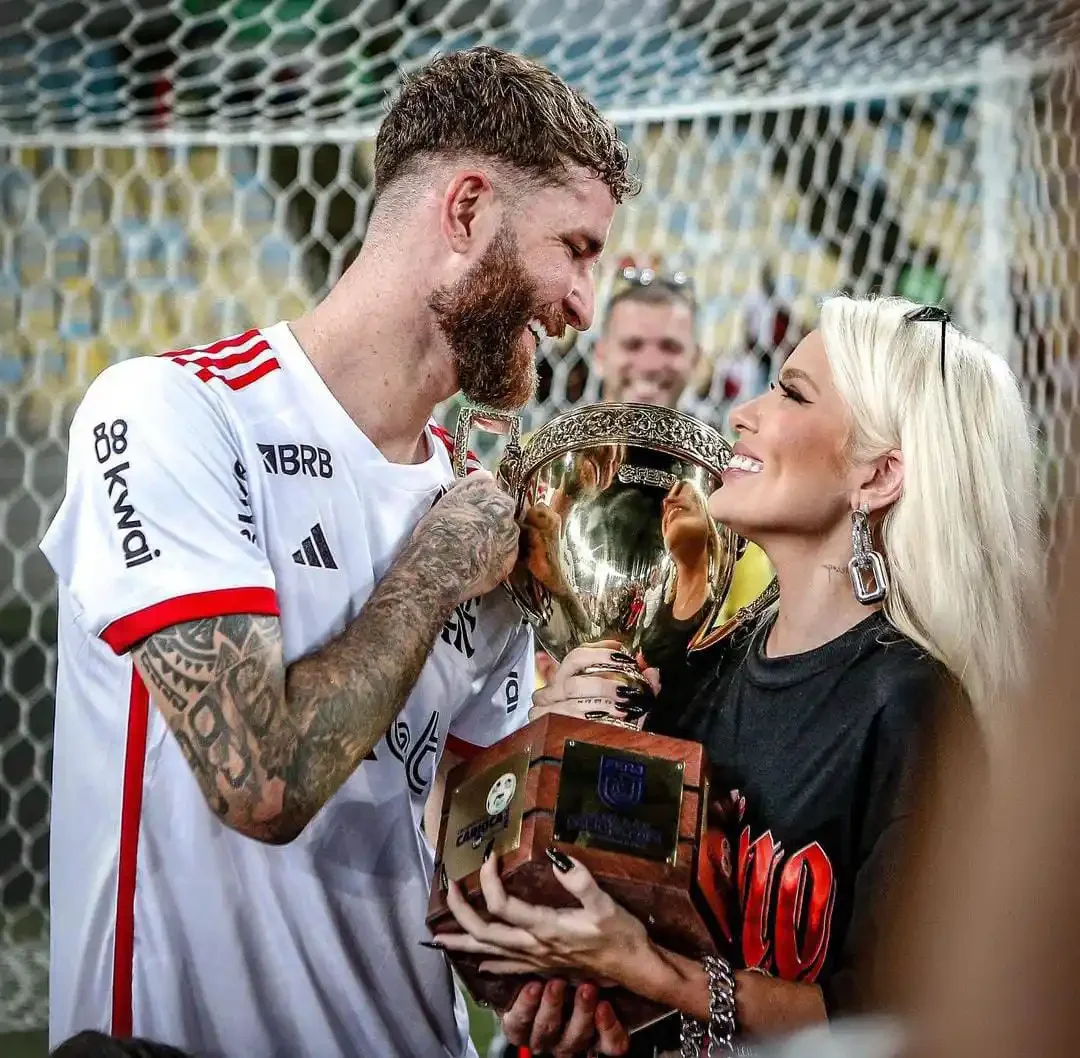 Léo Pereira e Karoline Lima
