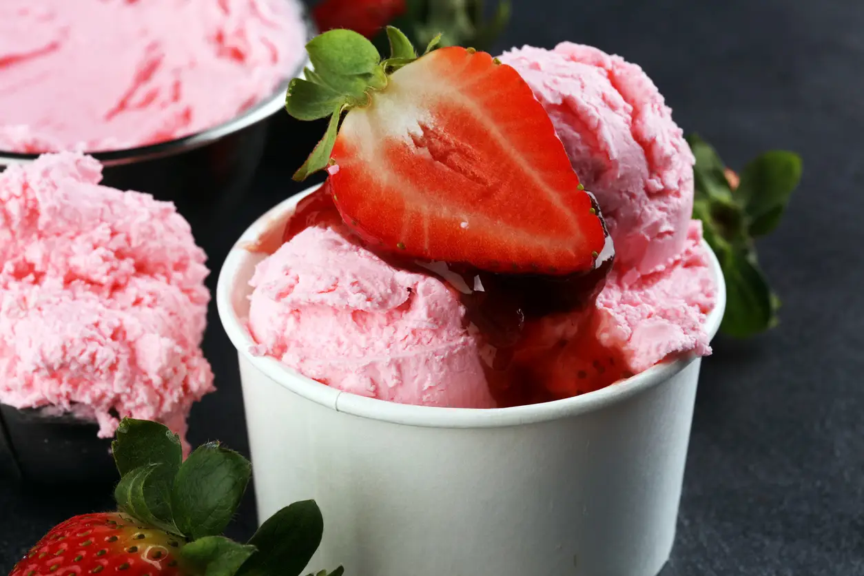 Imagem ilustrativa de sorvete de frutas vermelhas