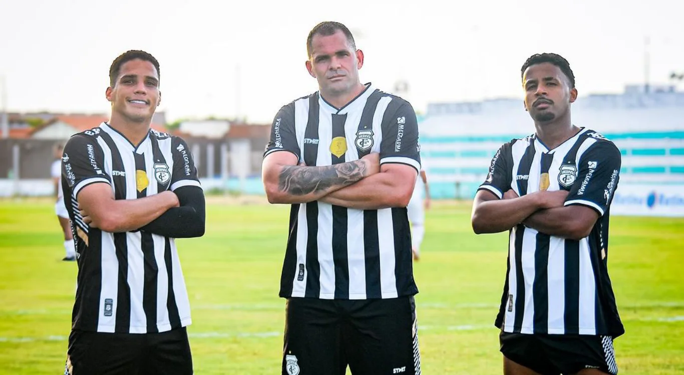 Imagem de jogadores do Treze comemorando gol marcado na Série D