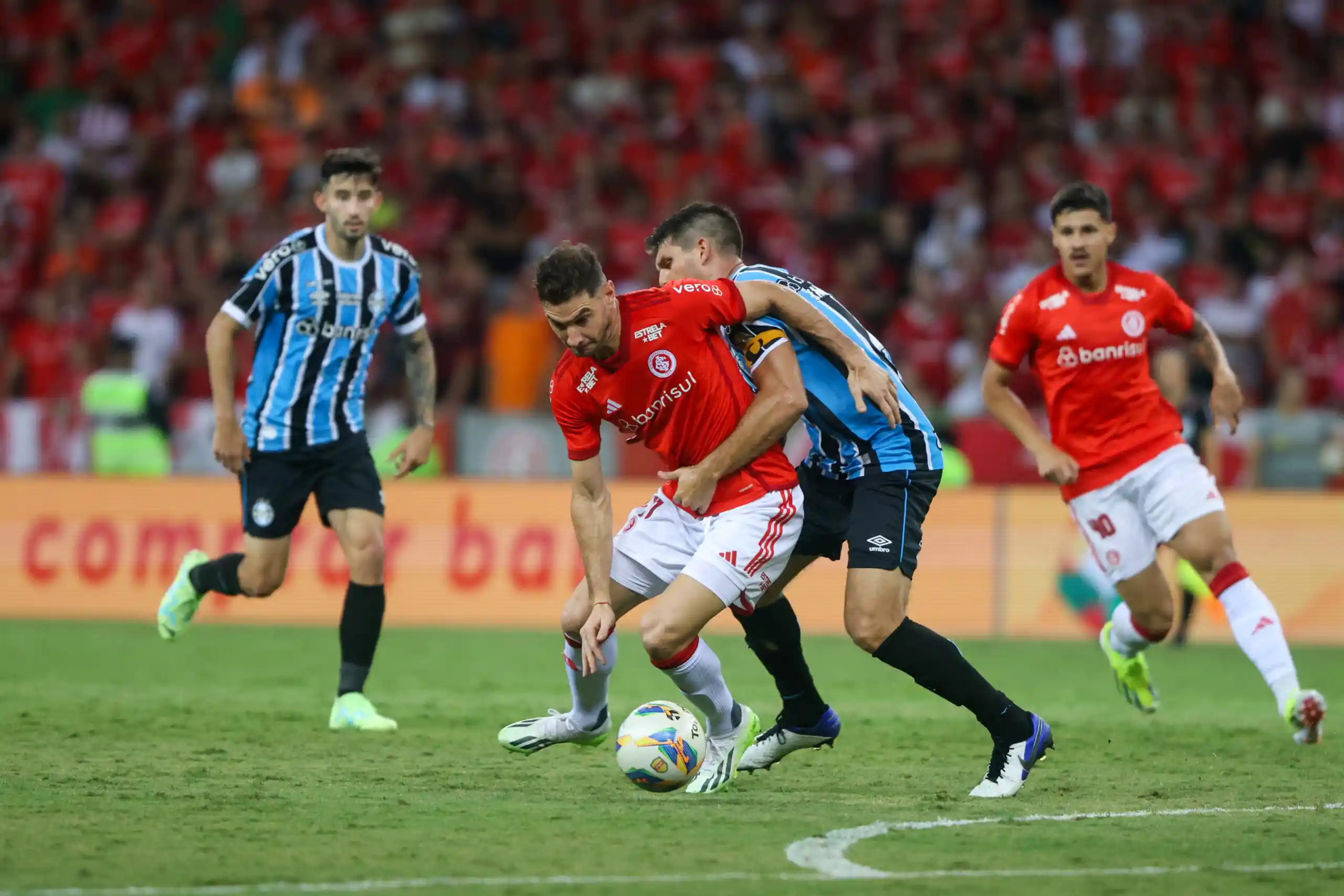 Grêmio e Internacional se reencontram no Couto Pereira