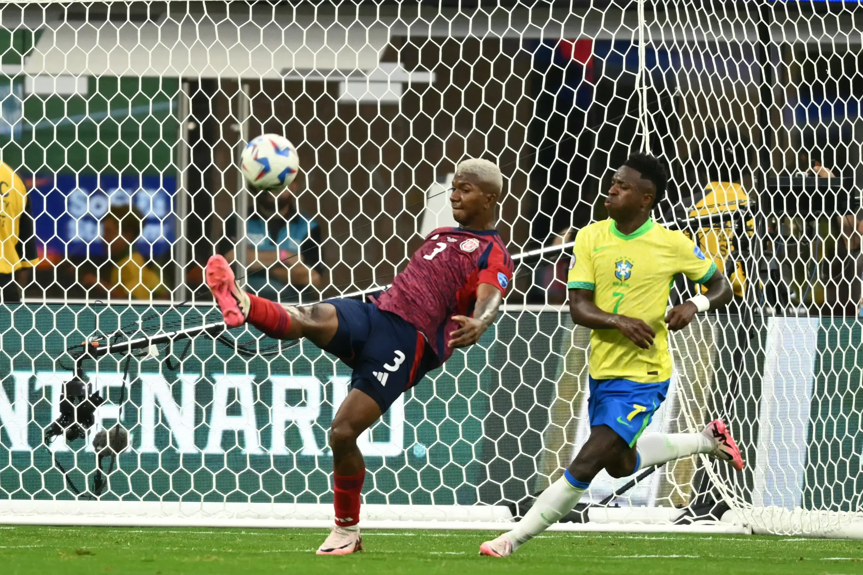 Imagem do jogo entre Brasil x Costa Rica pela 1ª rodada da Copa América