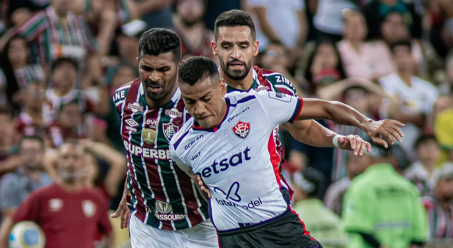 Imagem do jogo entre Fluminense x Vitória pela 12ª rodada do Brasileirão