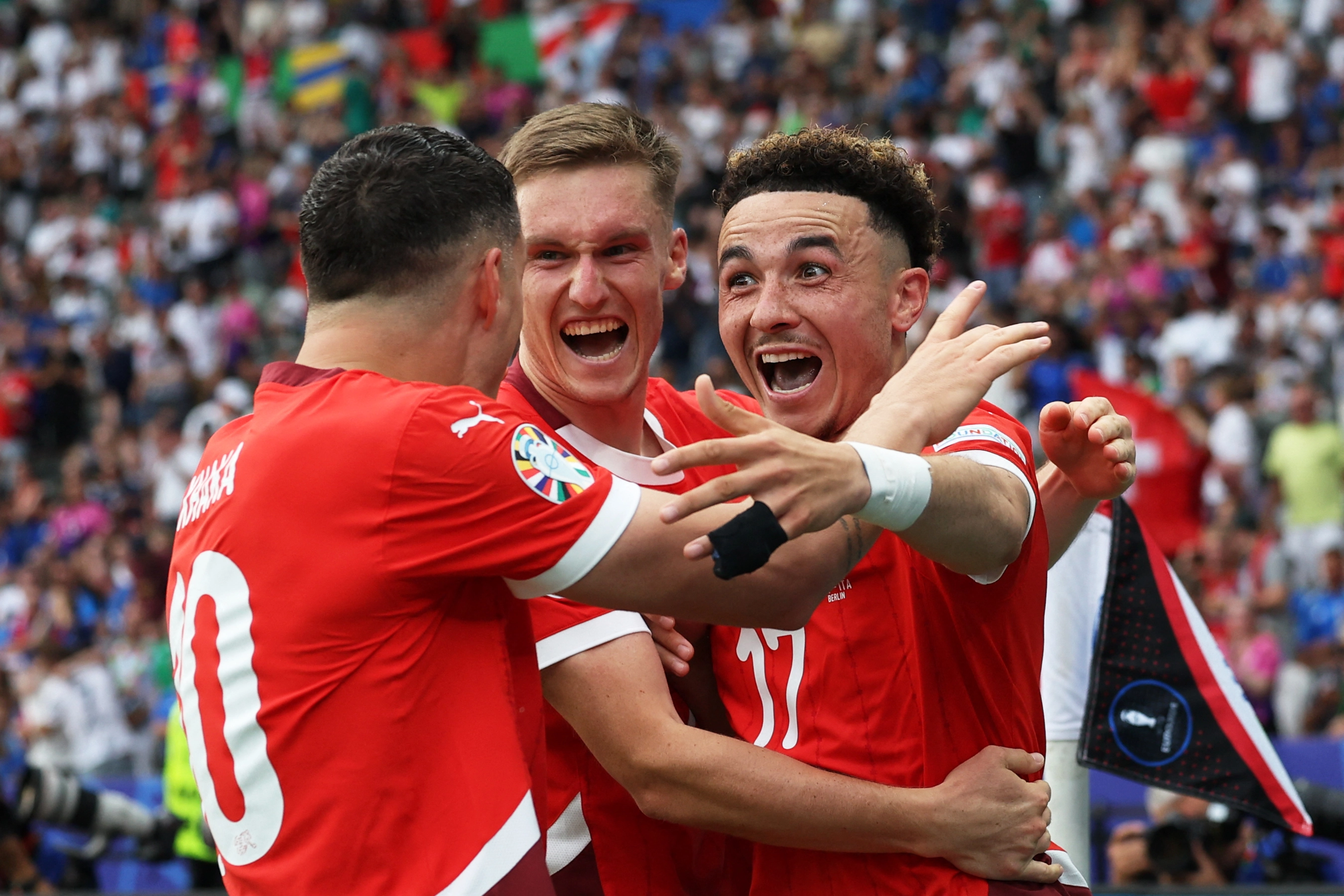 Suíça domina a Itália, elimina atuais campeões e avançam às quartas-de-final da Eurocopa