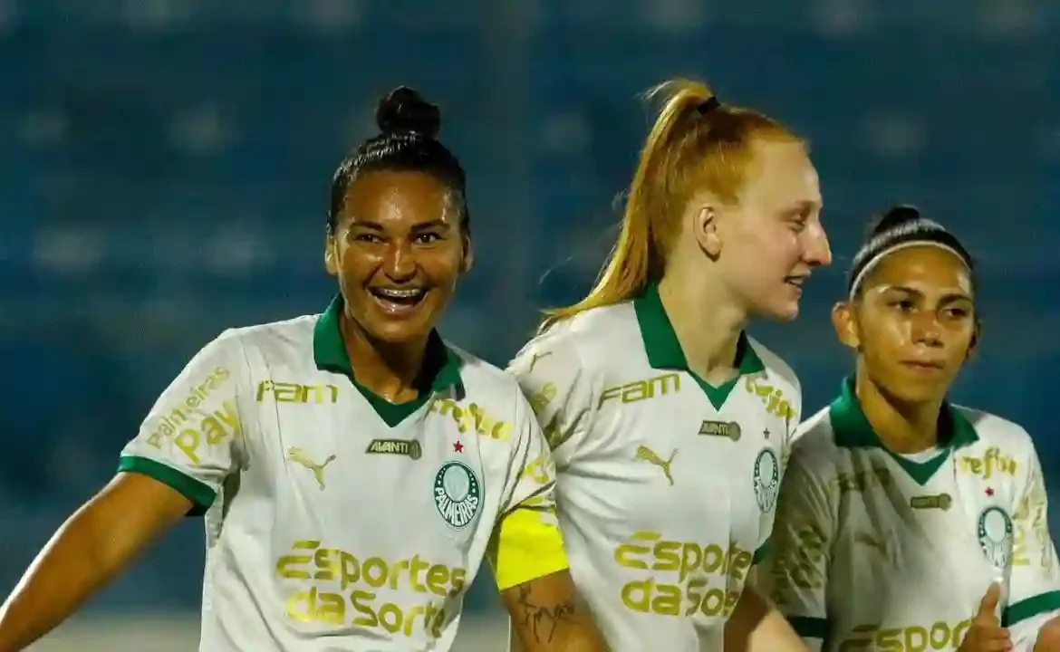 Imagem das jogadoras do Palmeiras Feminino em campo pelo Paulistão