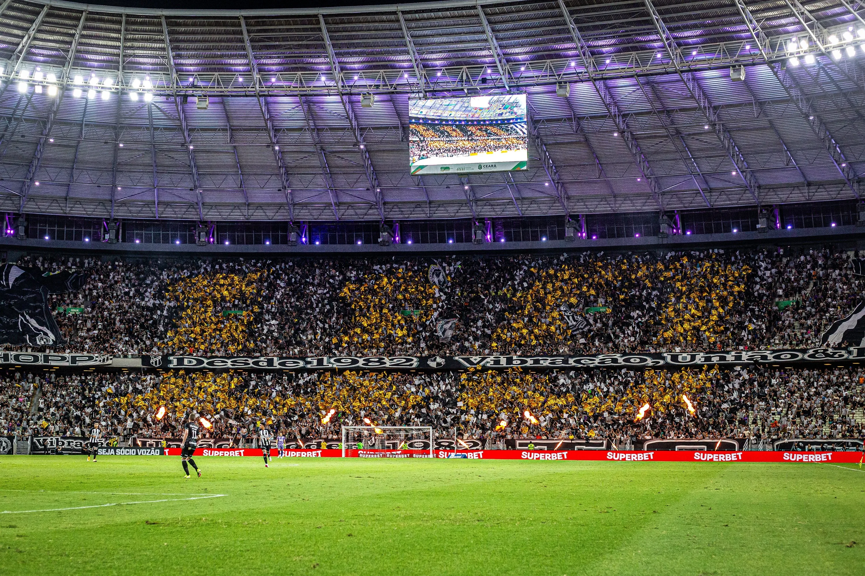 Imagem da torcida do Ceará na Arena Castelão