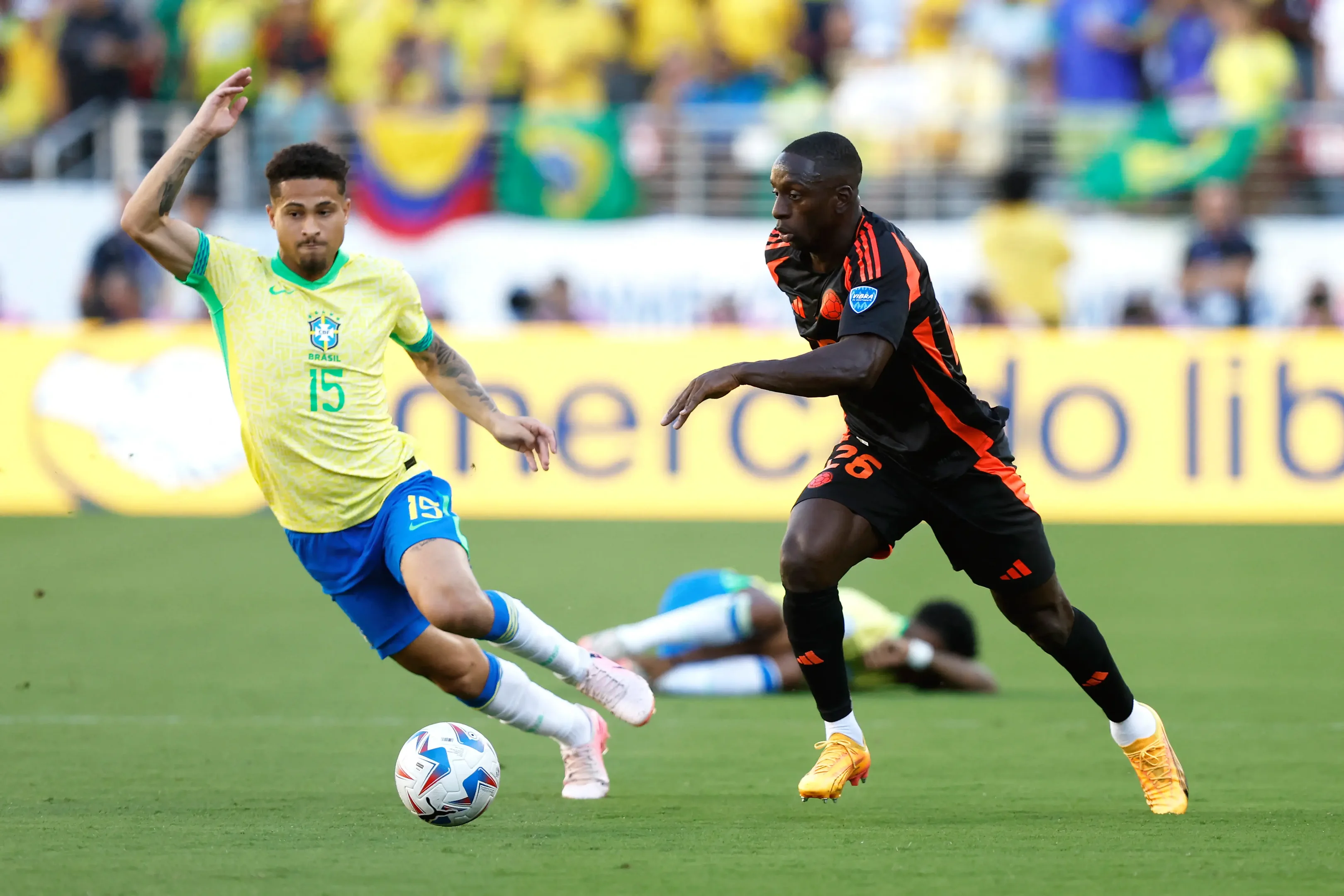 Imagem do jogo entre Brasil x Colômbia pela Copa América