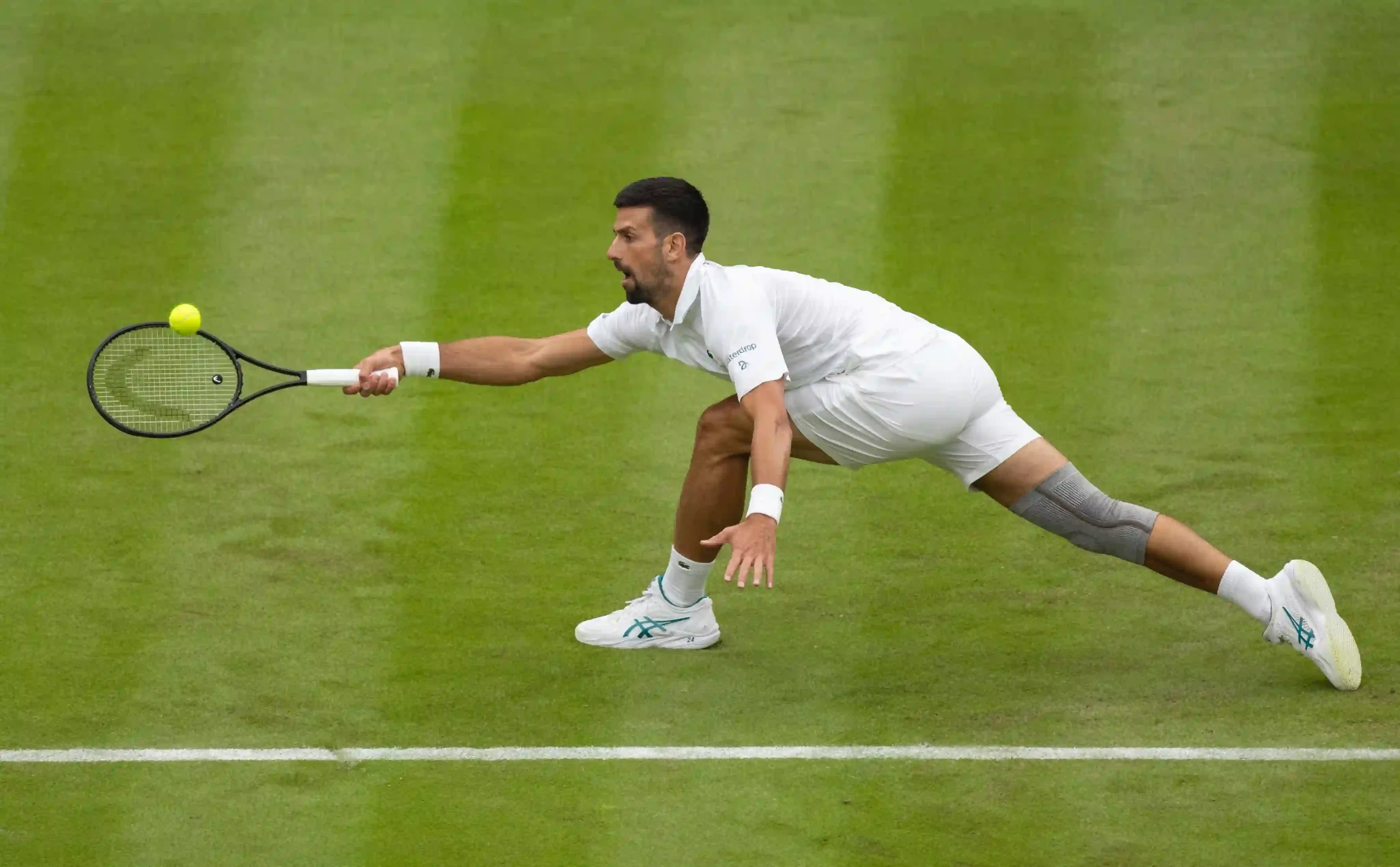 Djokovic é um dos grandes nomes que está disputando Wimbledon