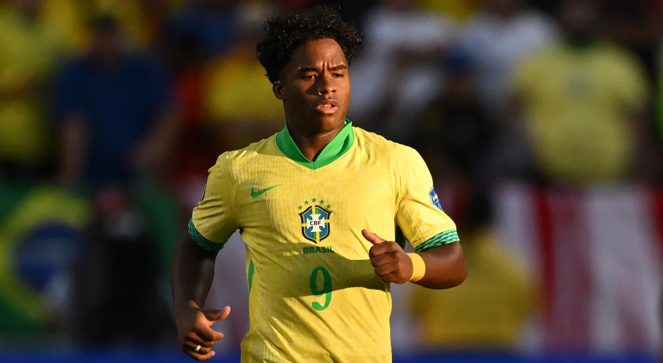 Imagem de Endrick durante jogo da Seleção Brasileira