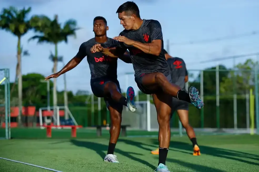 Imagem do lateral Igor Cariús em treinamento no Sport