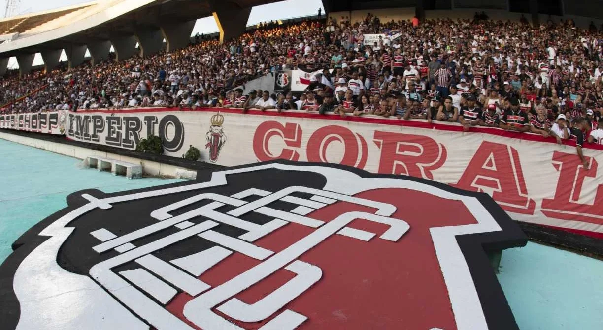 Torcedores do Santa Cruz no Estádio do Arruda