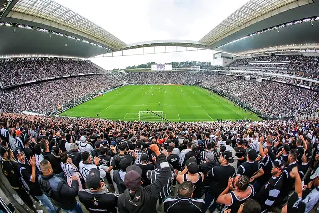 Torcida do Corinthians na Neo Química Arena