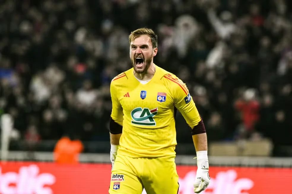Lucas Perri, goleiro do Lyon