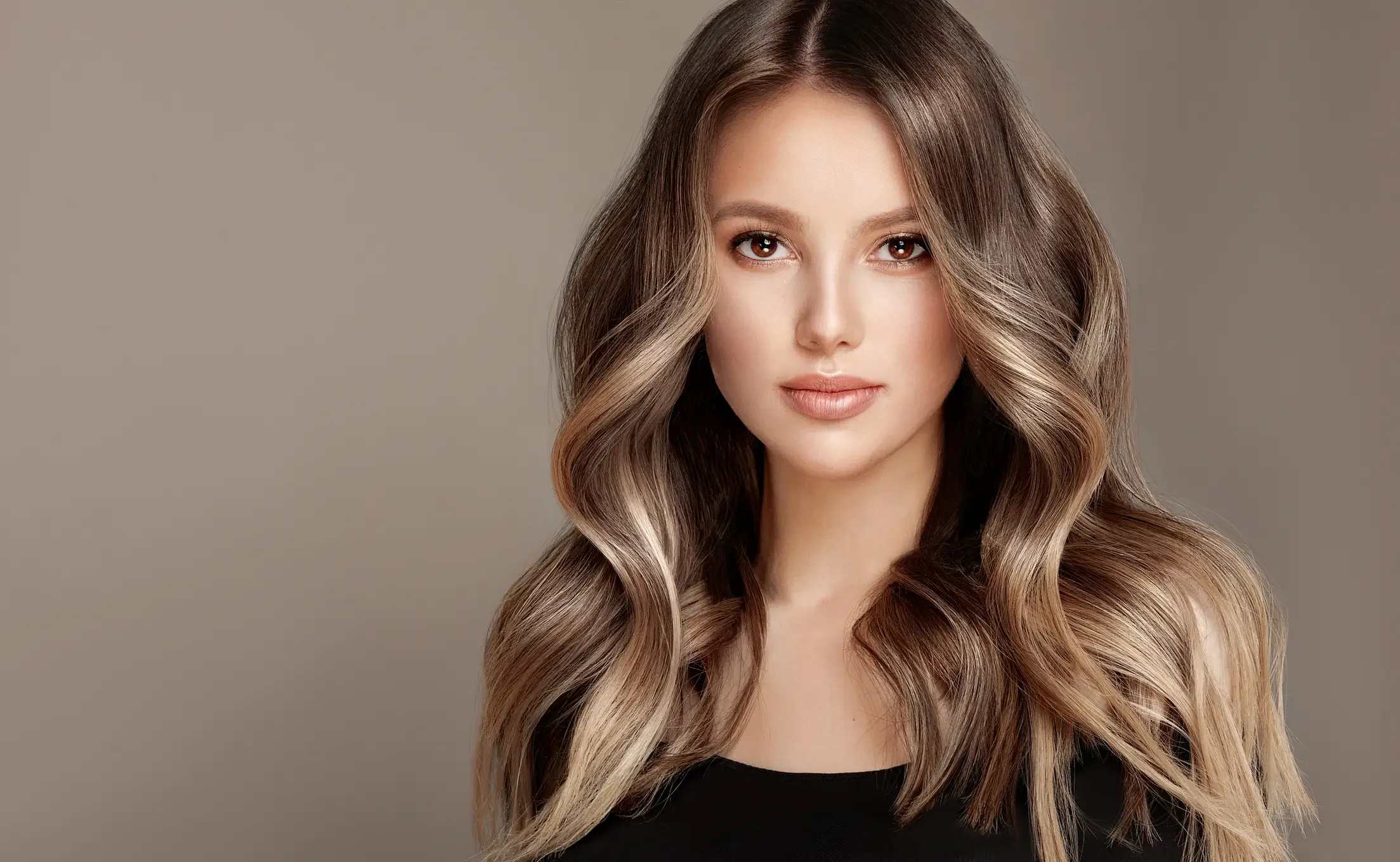 Imagem ilustrativa de uma mulher com mechas!