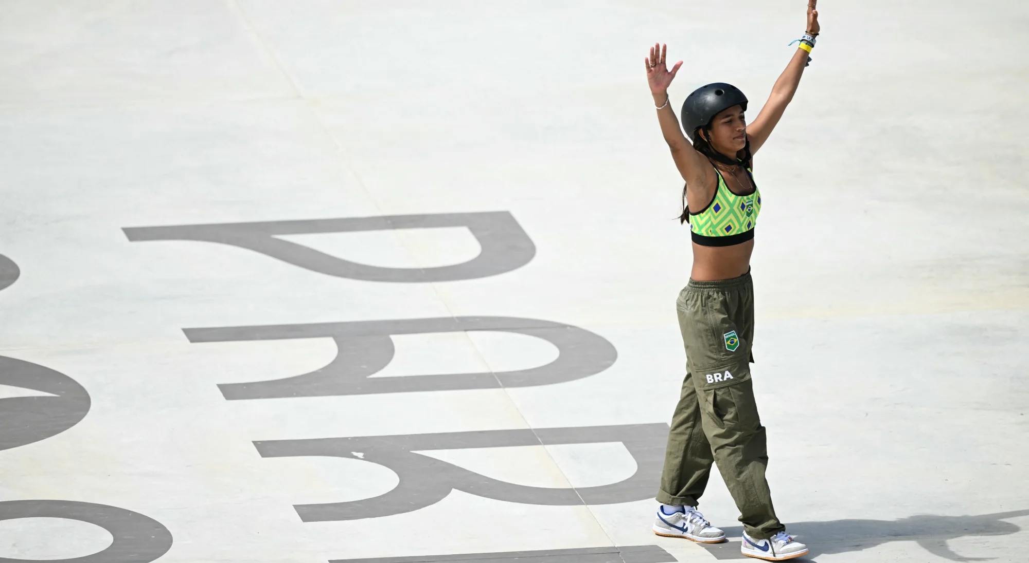 Rayssa Leal celebra nota hist&oacute;rica no skate street na Olimp&iacute;ada de Paris