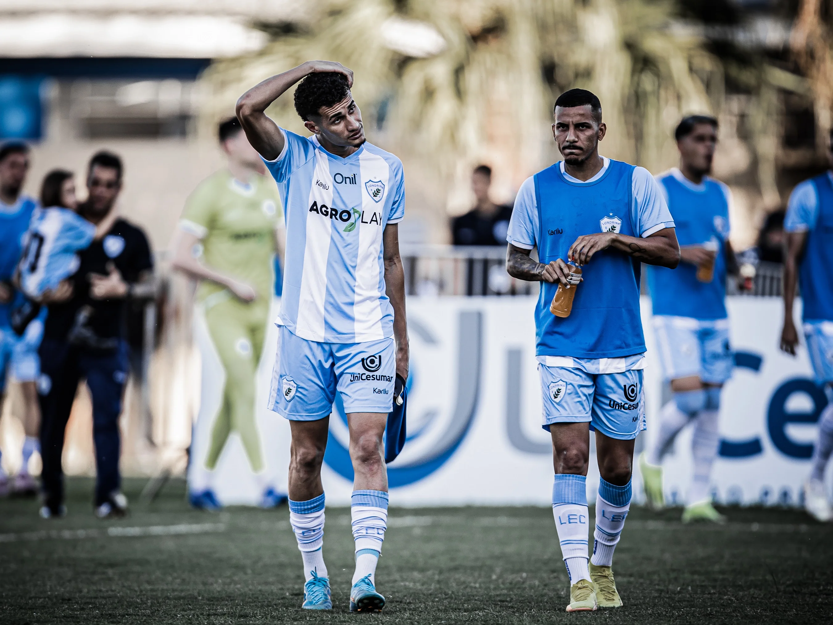 Imagem de atletas do Londrina em campo