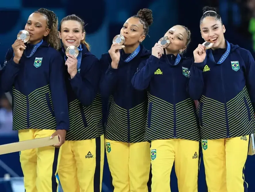 Integrantes da equipe de Ginástica Artística do Brasil