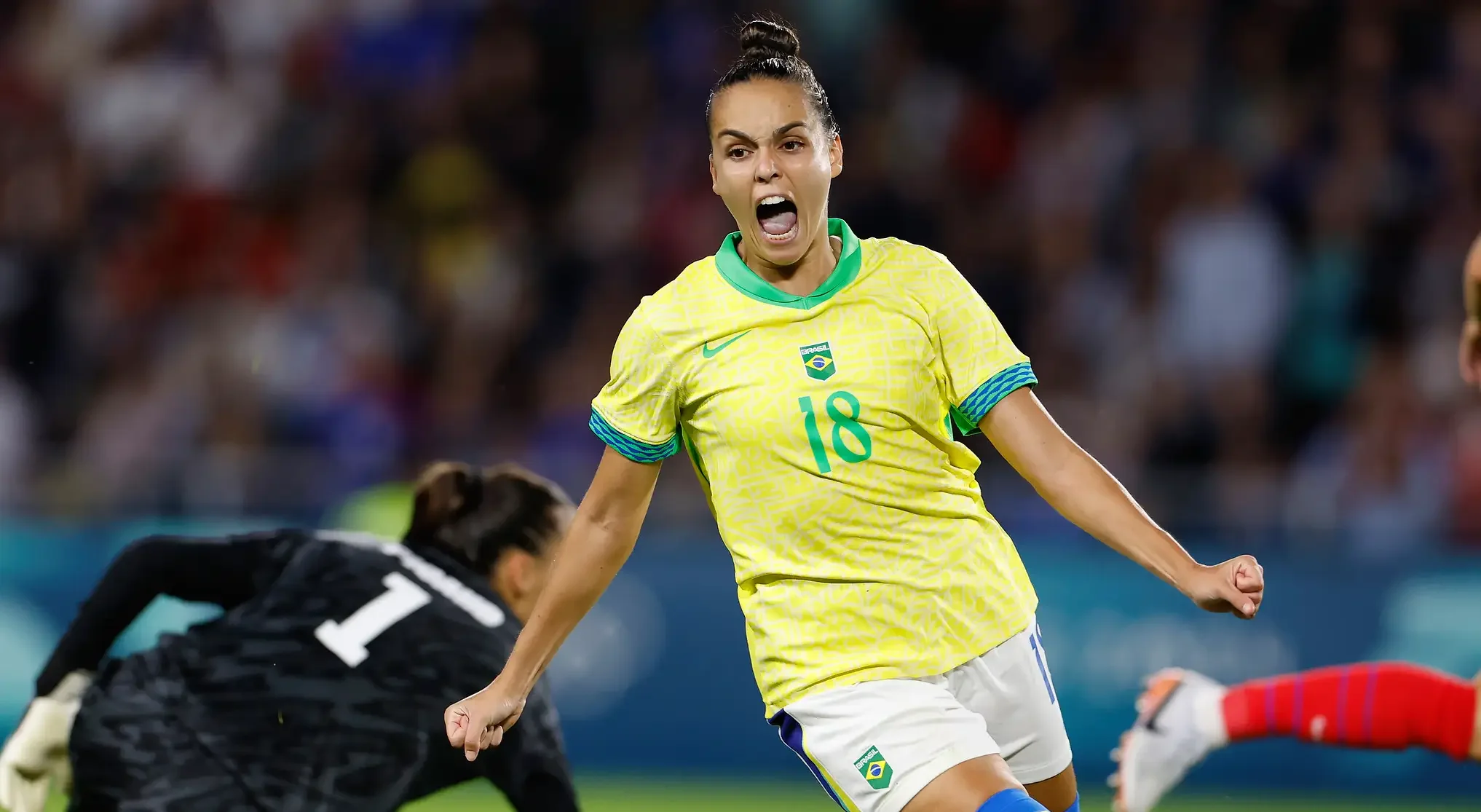 Gabi Portilho, da Seleçao Brasileira Feminina, celebrando gol na Olimpíada de Paris