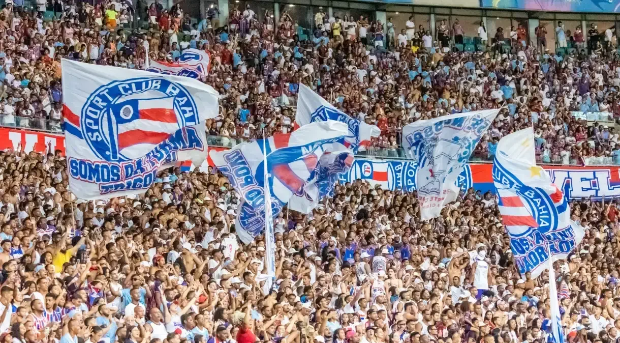 Imagem ilustra torcida do Bahia na Arena Fonte Nova