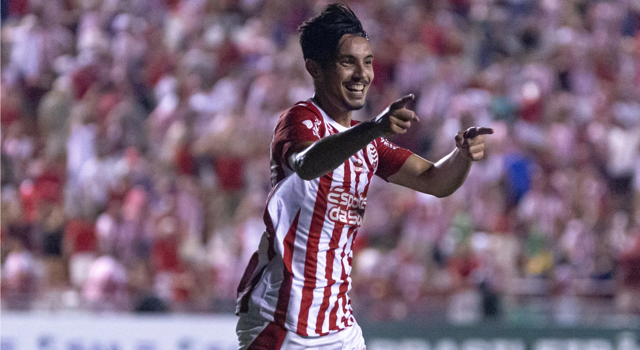 Marco Antônio celebra gol marcado pelo Náutico na Série C