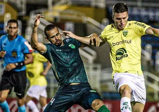 Imagem ilustra último confronto entre Floresta e Ypiranga