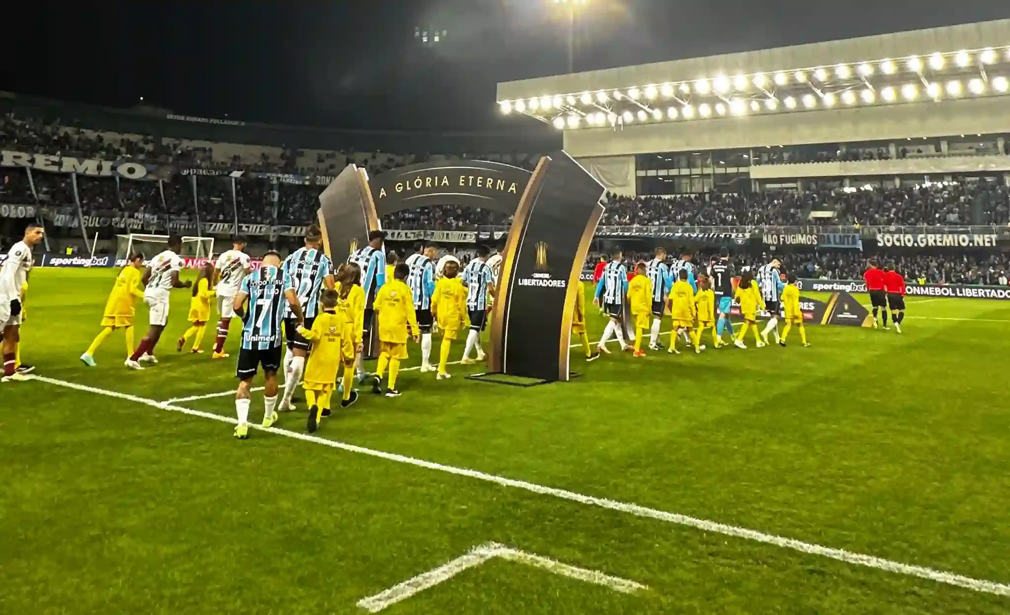 Fluminense e Grêmio Disputam Vaga na Próxima Fase da Libertadores Hoje no  Maracanã – Portal Niterói