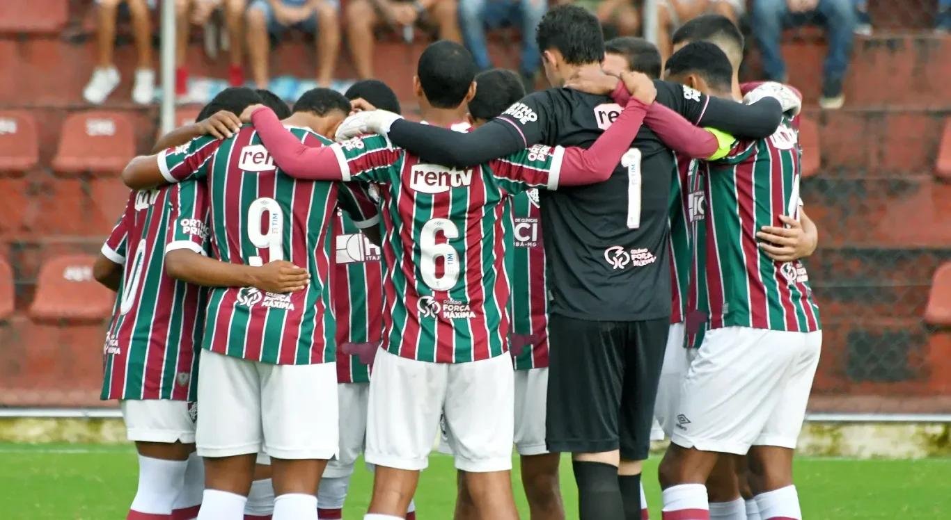 Imagem dos jogadores do Fluminense sub-20 reunidos