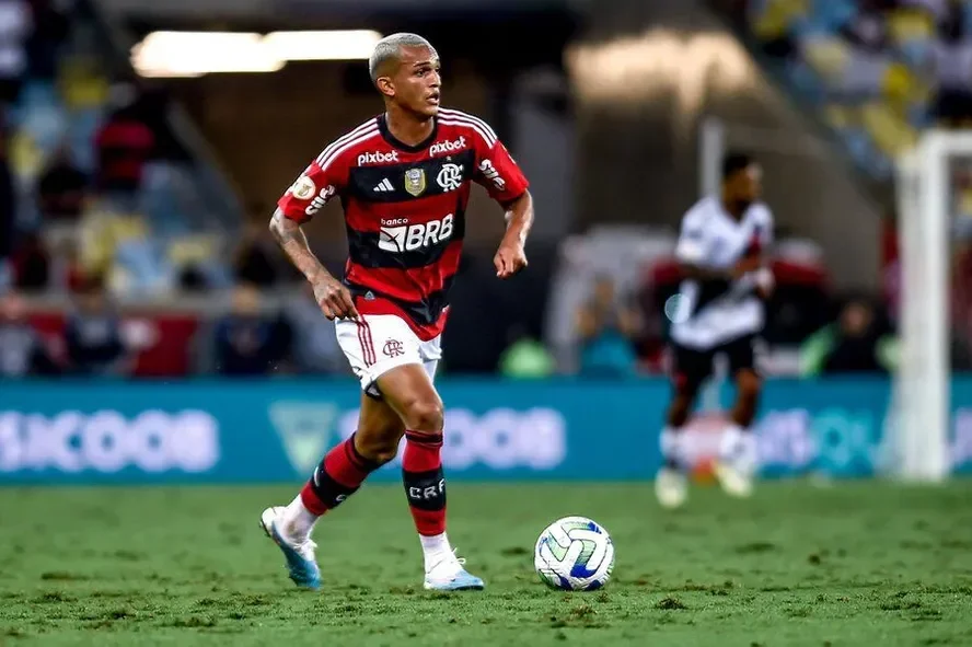 Wesley deve deixar o Flamengo em breve.