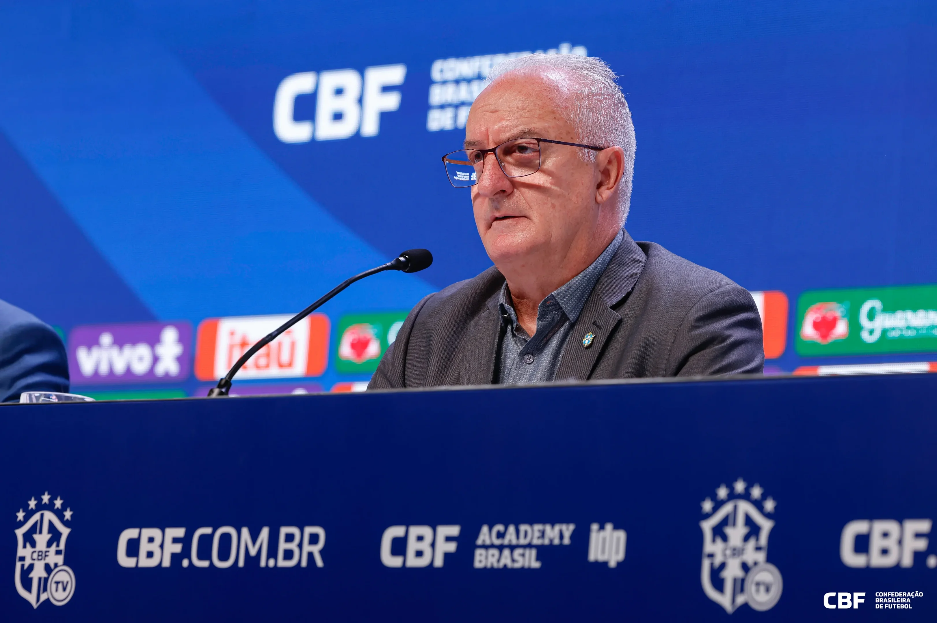 Dorival Júnior anuncia convocação da Seleção Brasileira para os jogos contra Equador e Paraguai, pelas Eliminatórias