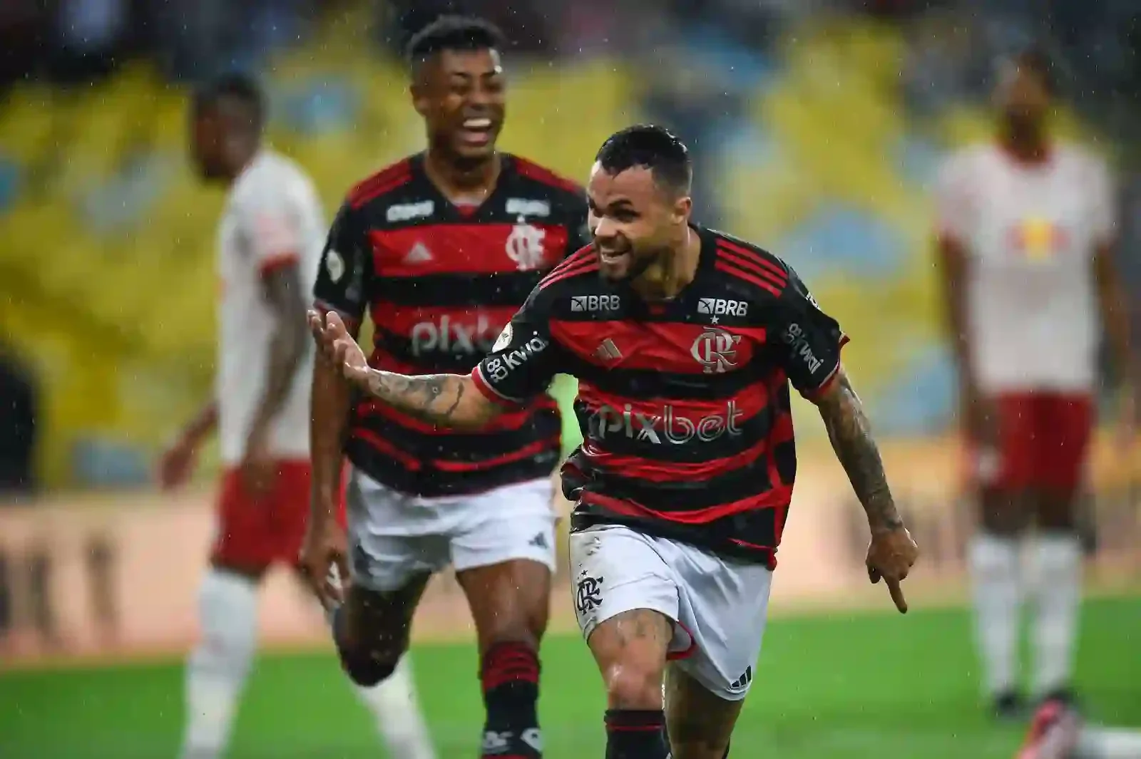 Imagem de Michael comemorando o gol marcado para o Flamengo sobre o Bragantino