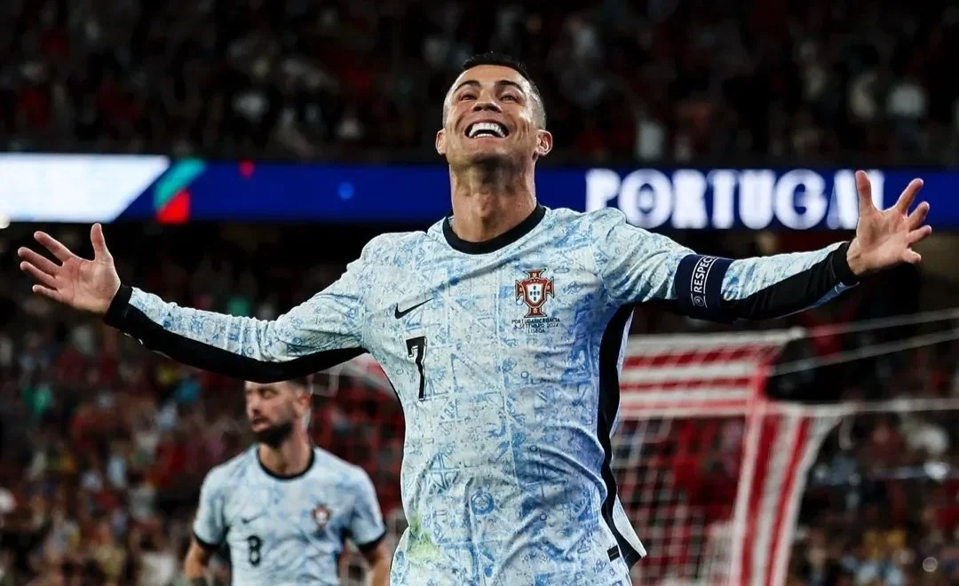 Cristiano Ronaldo marca 900 gols na carreira