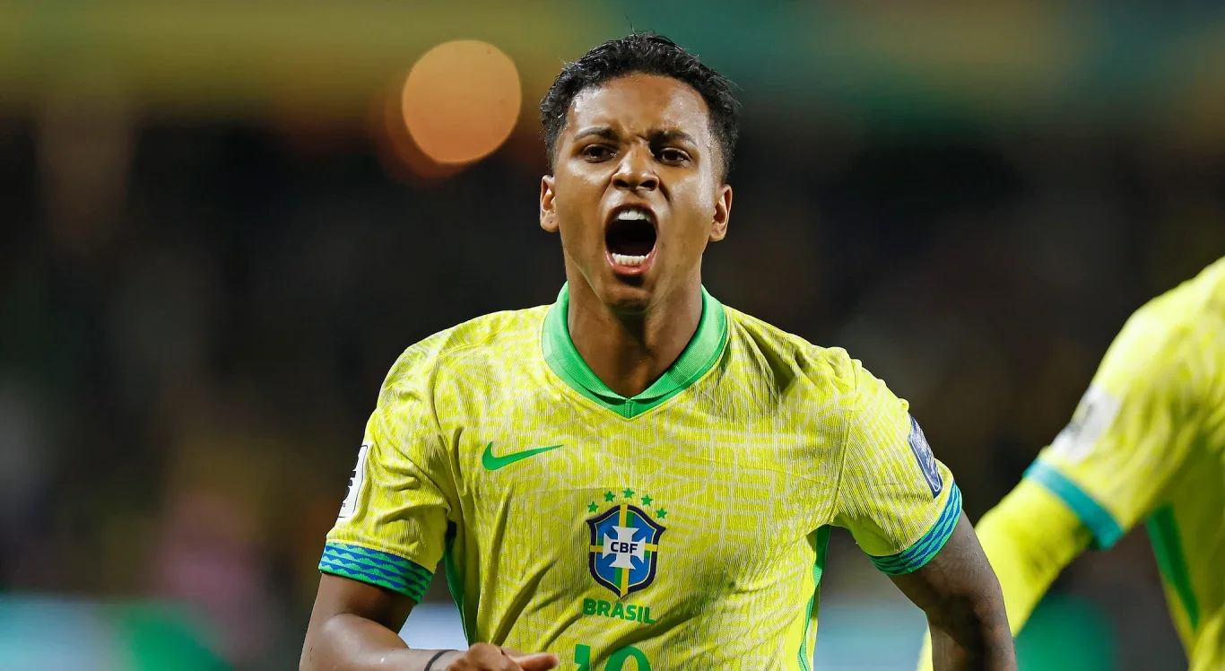 Imagem do atacante Rodrygo, camisa 10 da seleção brasileira, comemorando gol contra o Equador