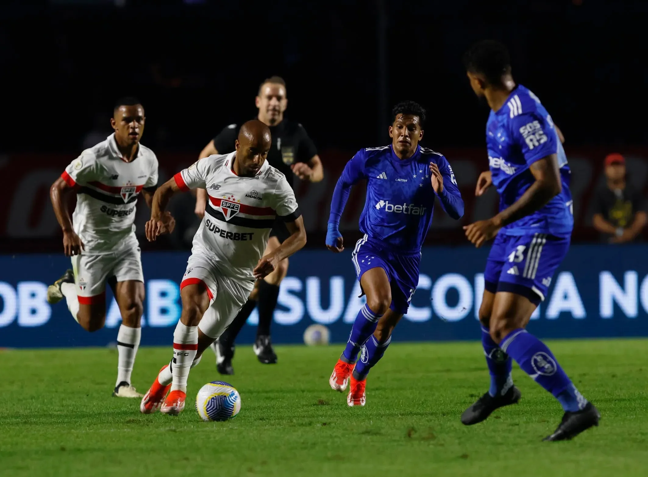 Cruzeiro e São Paulo se enfrentam pela 26ª rodada do Brasileirão 2024