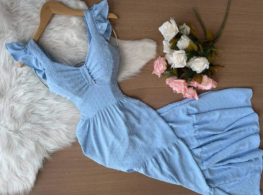 Vestido feminino azul claro