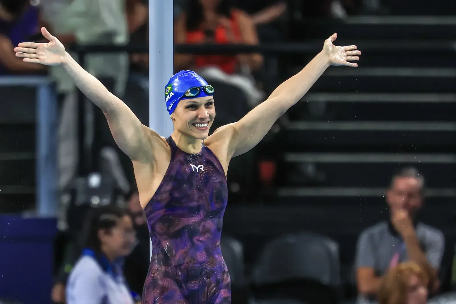 Nadadora pernambucana Carol Santiago é eleita melhor atleta feminina no Prêmio Paralimpicos 2024