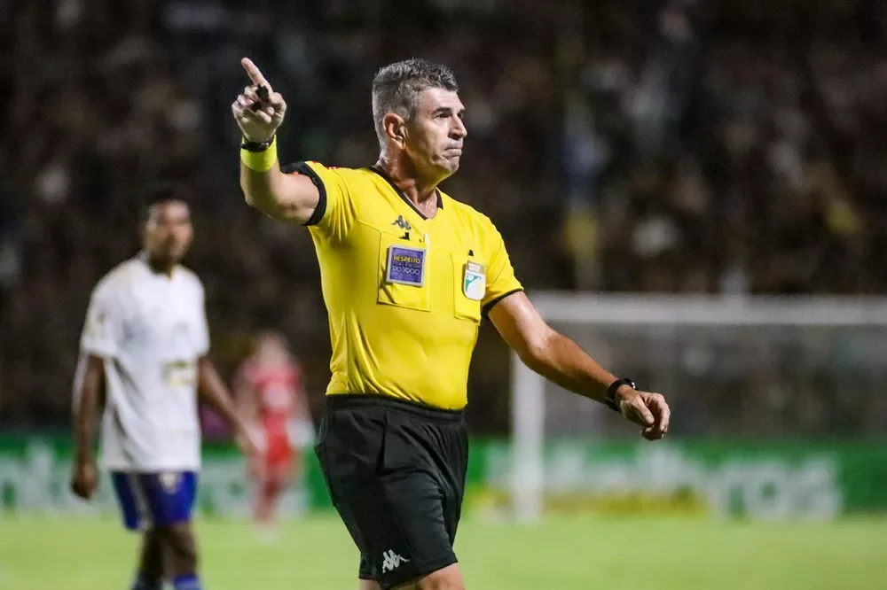 Definida a arbitragem do Grenal 446