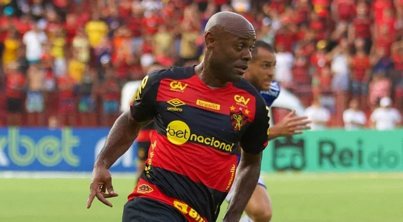 Imagem de Vagner Love com a camisa do Sport