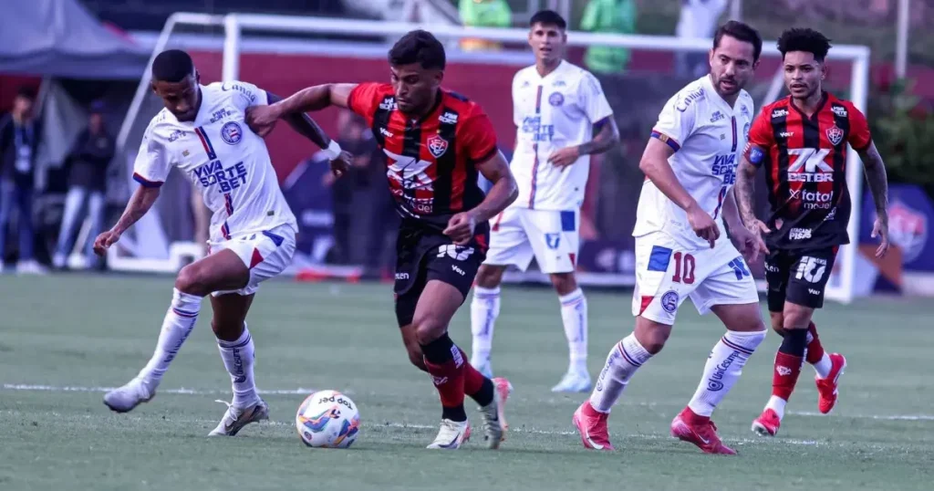Bahia e Vitória voltaram a se enfrentar pelo Campeonato Baiano, agora no Barradão pelo jogo de volta da final.