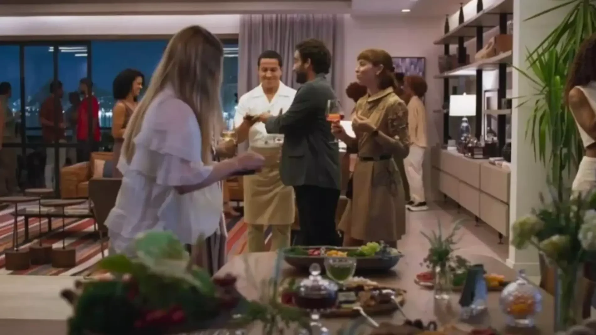 Cena da novela Vale tudo na qual o ator Geovani Bittencourt participa