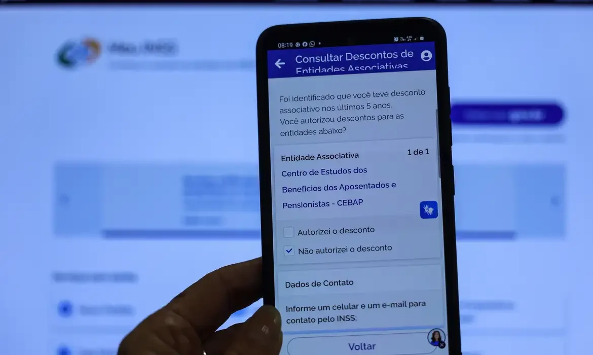 No Aplicativo MEU INSS é possível solicitar o ressarcimento dos valores indevidos cobrados por associações a aposentados e pensionistas