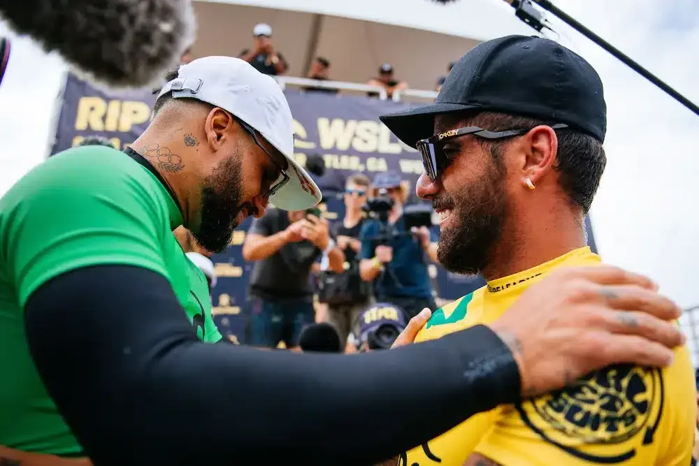 Filipe Toledo e Italo Ferreira relembraram confronto no WSL Finals de 2022 e mostraram ter visões diferentes sobre o resultado.