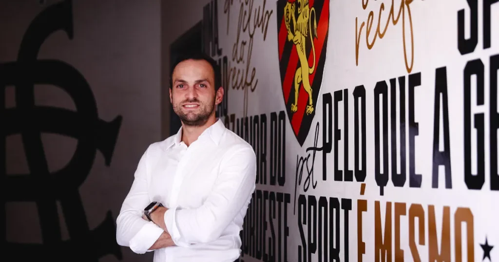Enrico Ambrogini, diretor geral de futebol do Sport