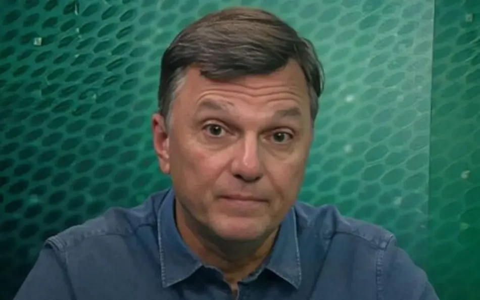 Jornalista havia dado a informação de um possível interesse do Rubro-Negro em negociar o centroavante Pedro, porém, o clube não confirmou.