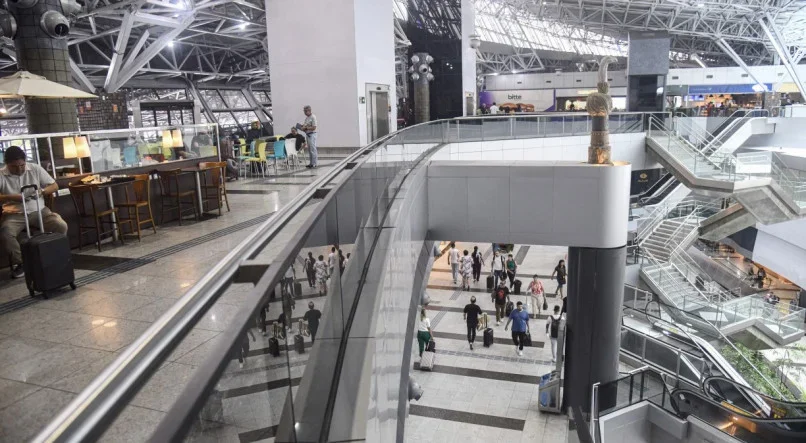 Aeroporto oferece serviço para viagens com crianças